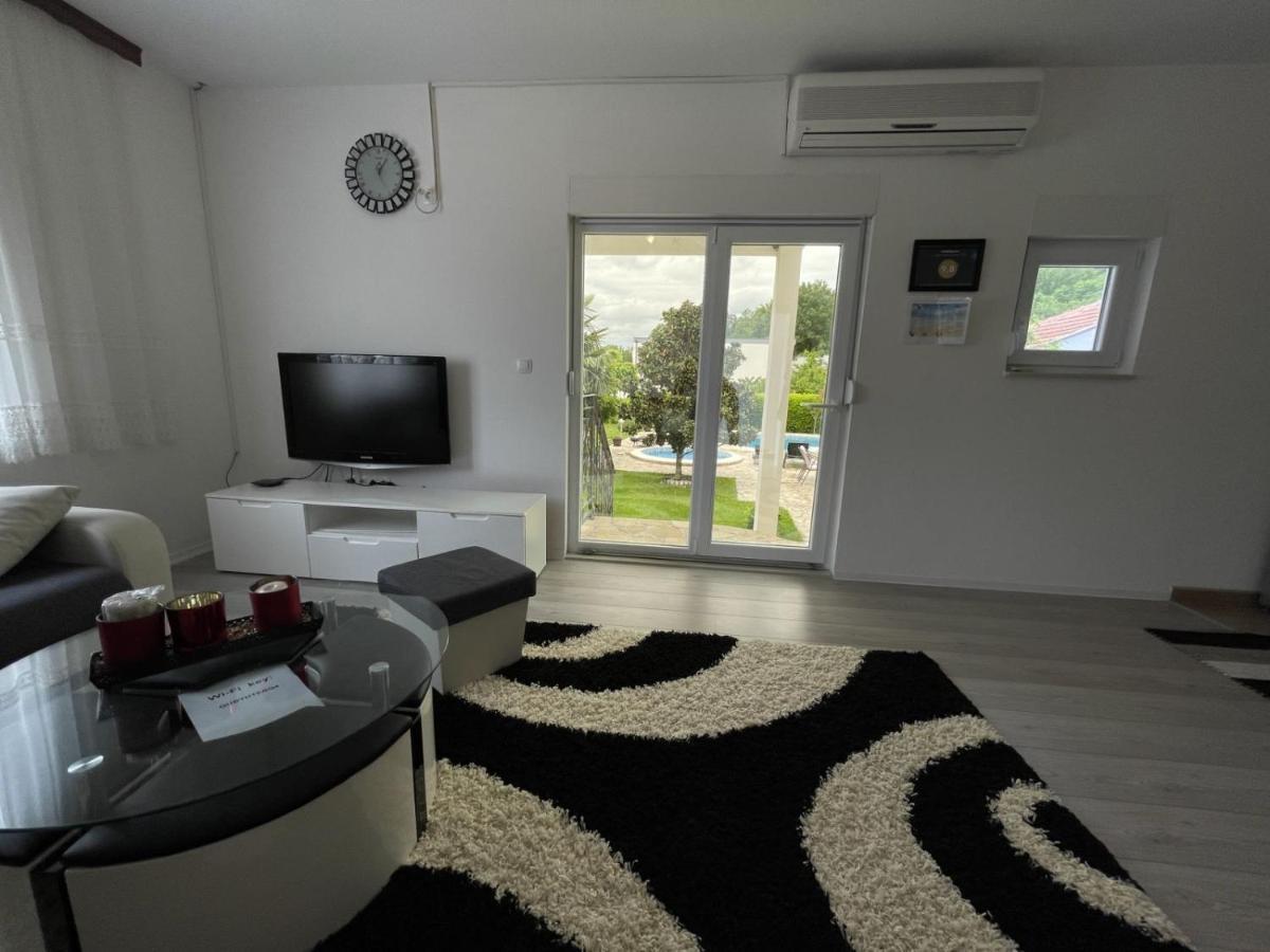 Sunny Apartment With Swimming Pool Stolac Exterior photo