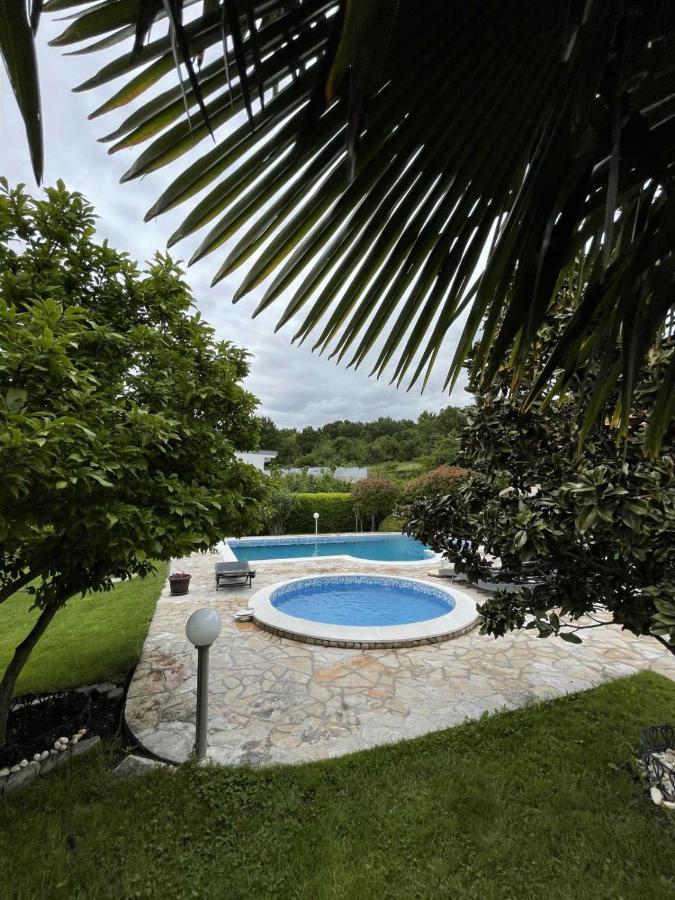 Sunny Apartment With Swimming Pool Stolac Exterior photo