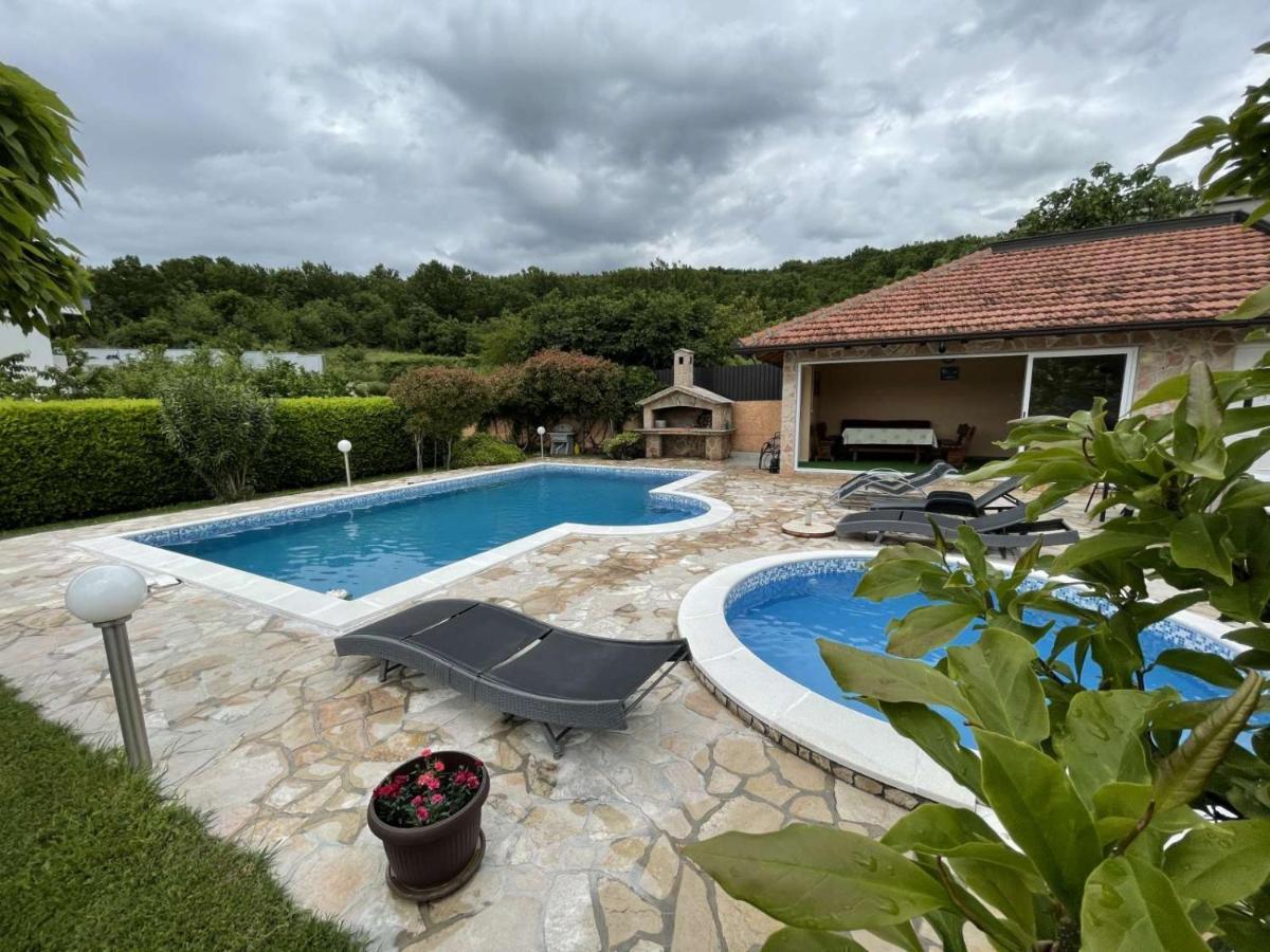 Sunny Apartment With Swimming Pool Stolac Exterior photo