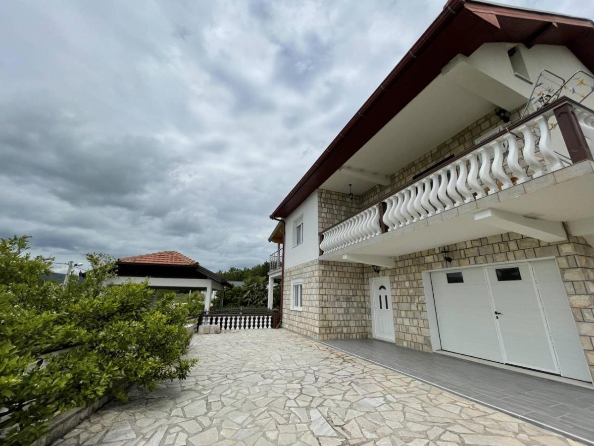 Sunny Apartment With Swimming Pool Stolac Exterior photo