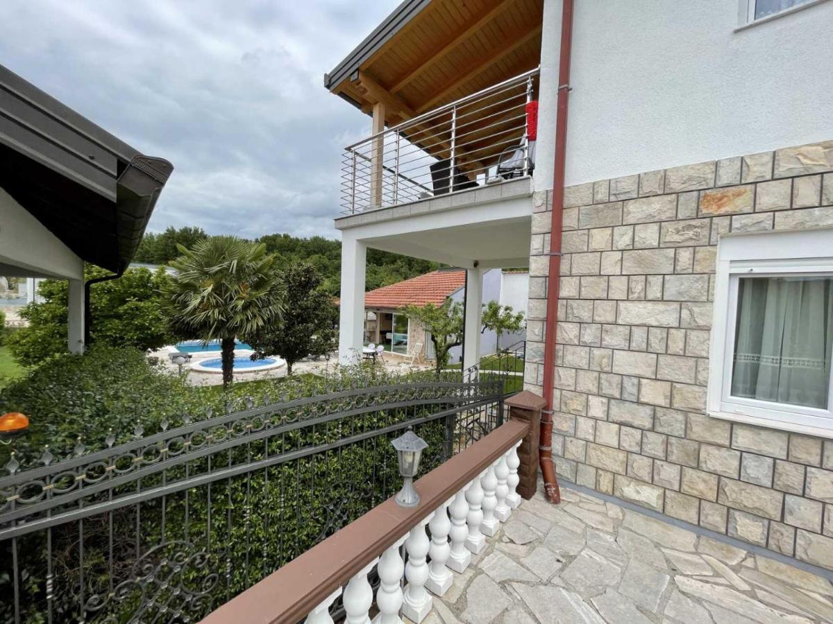 Sunny Apartment With Swimming Pool Stolac Exterior photo