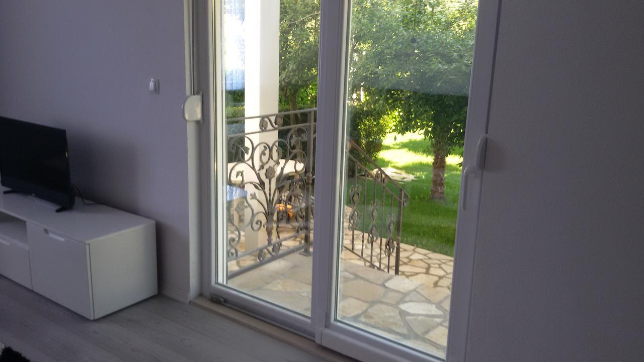 Sunny Apartment With Swimming Pool Stolac Exterior photo